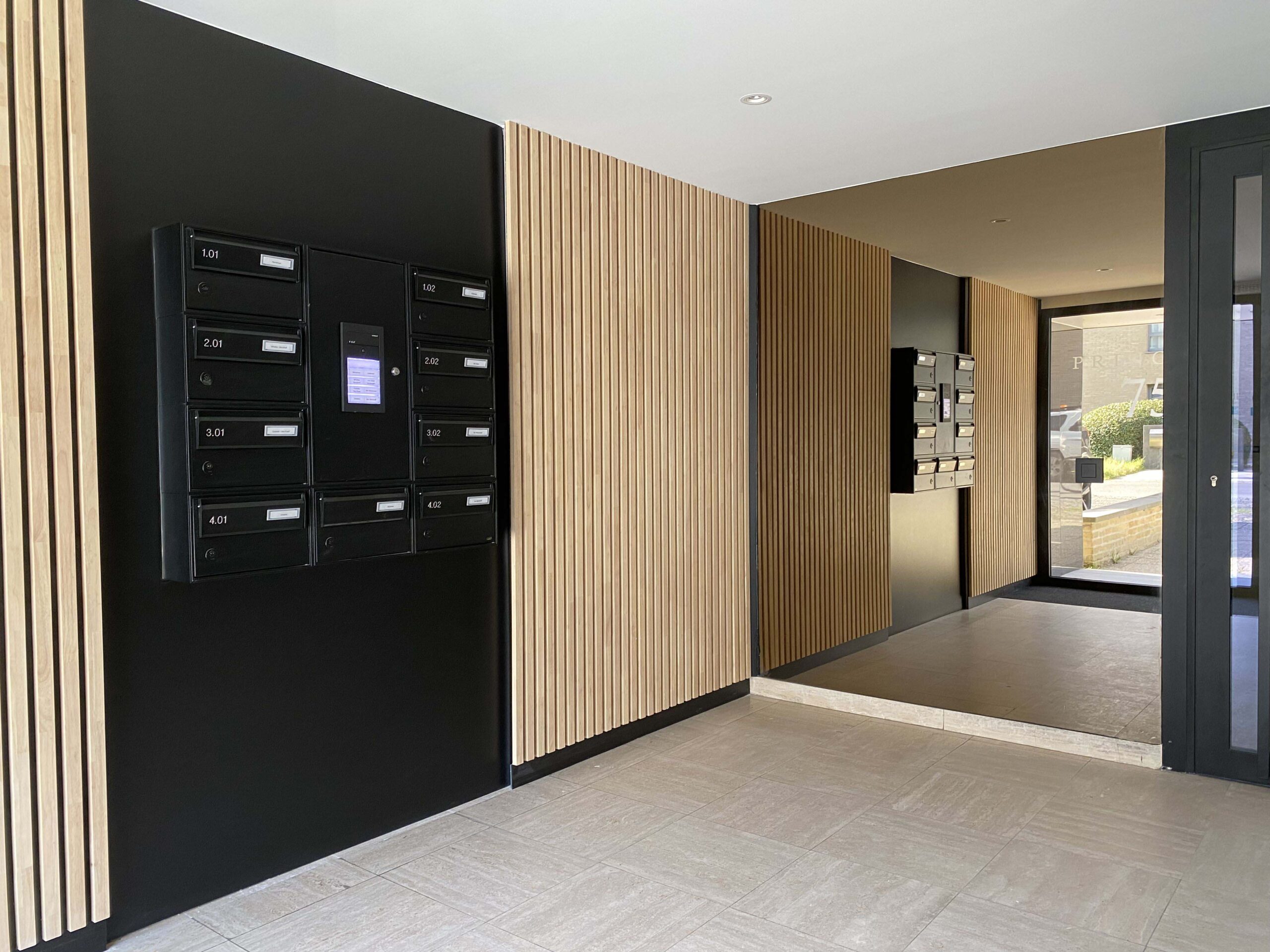Inkomhal van Residentie Princess met moderne en duurzame afwerking.